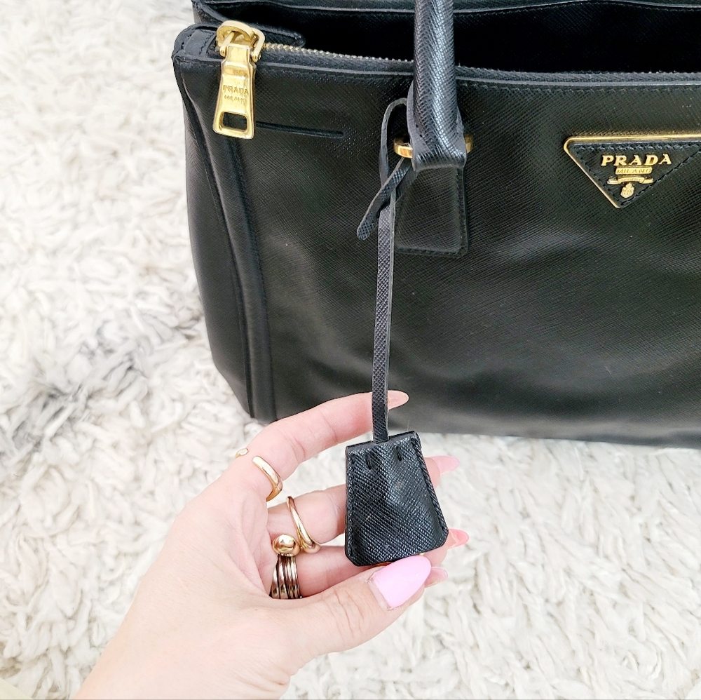 Prada Galleria medium saffiano leather bag - Picture 13 of 15